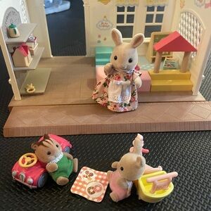 Calico Critters Toy Shop Playset